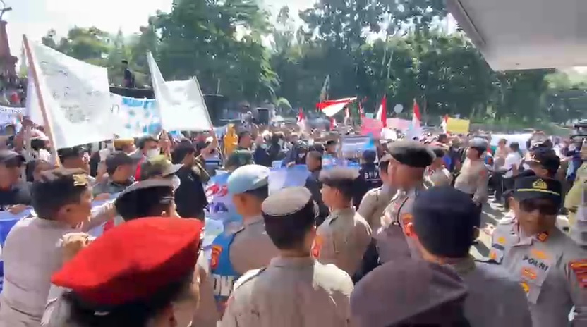 Aksi daman dukung MBG